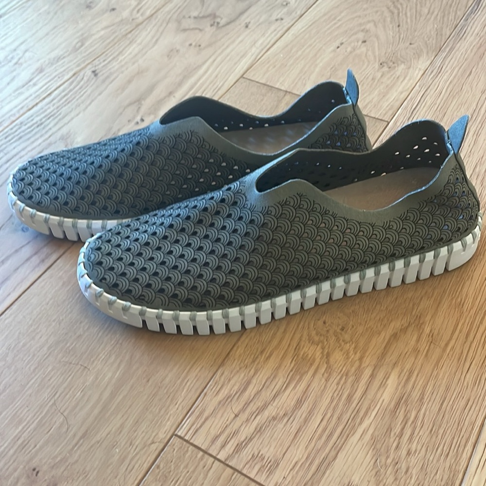 Ilse Jacobsen Hornbaek Tulip Shoes, Slip On, Size 41/9.5 Army Green - Picture 2 of 6
